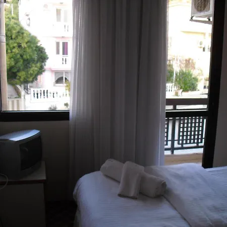 克尔曼酒店 3* Çeşme