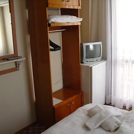 Hotel Kerman 4*